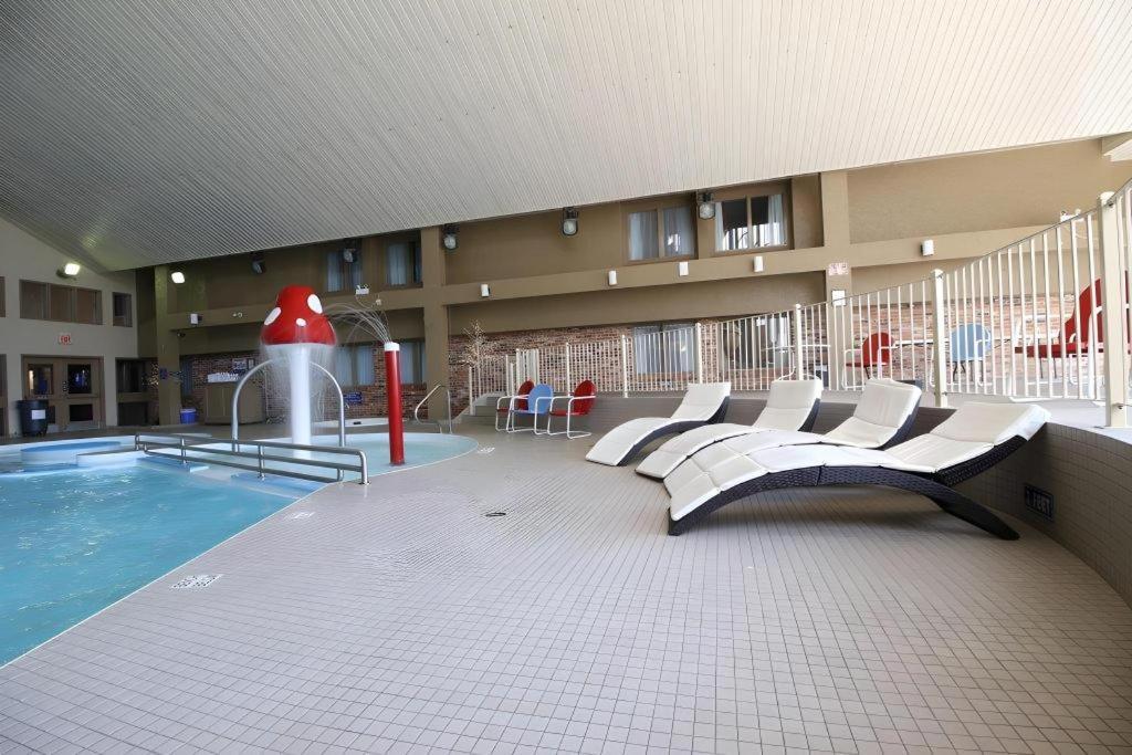 Medicine Hat Inn & Suites Exterior photo