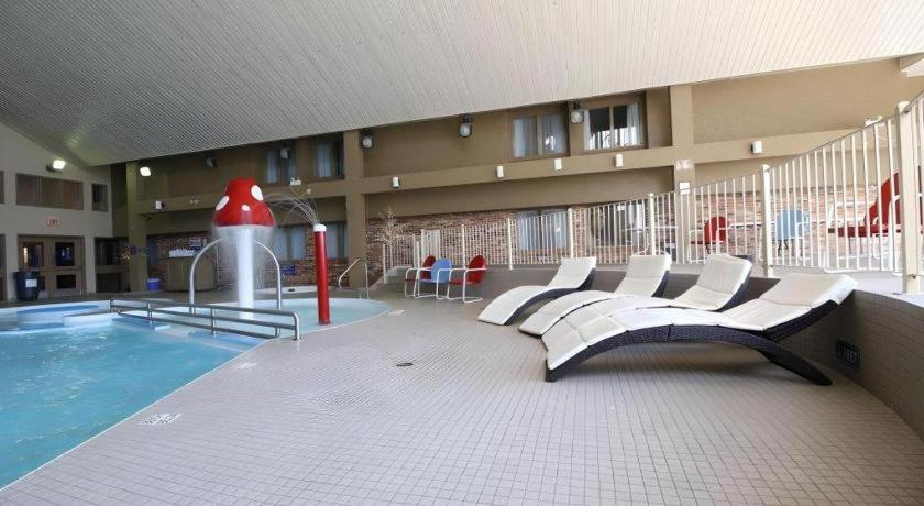 Medicine Hat Inn & Suites Exterior photo